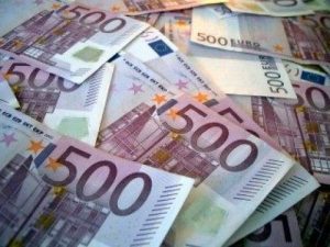 EUR USD analysis - a pile of euros
